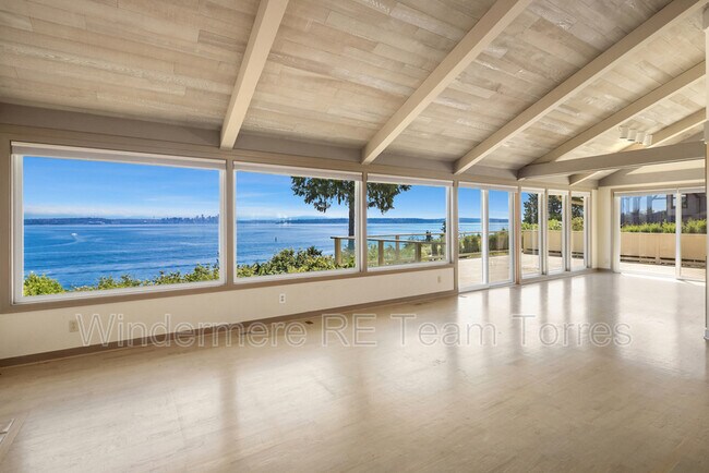 Building Photo - 10837 Bill Point Bluff NE
