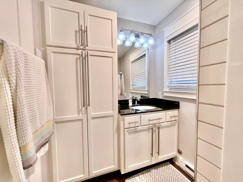 Bathroom - 318 Corona St