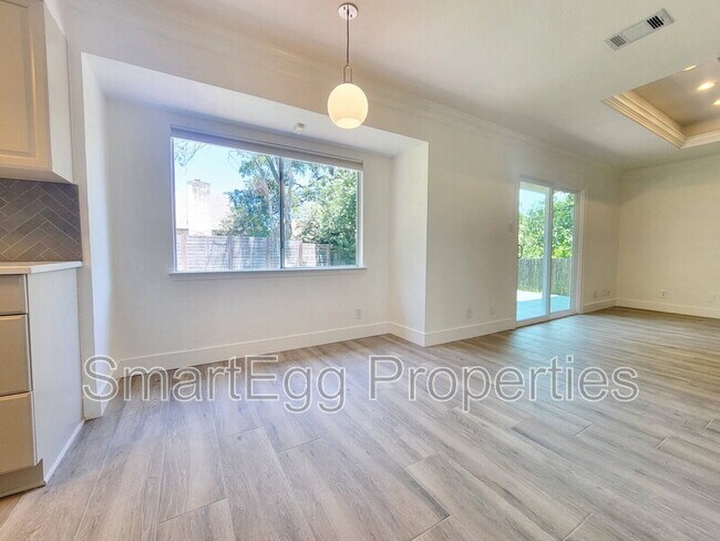 Building Photo - 4802 Gray Fox Dr