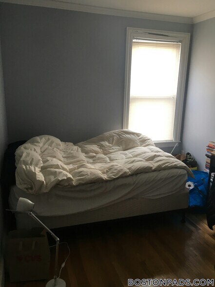 Building Photo - 57 Riverdale St