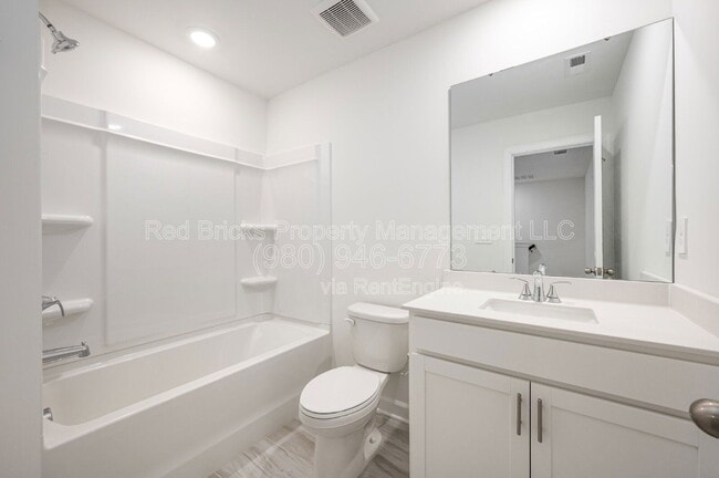 Building Photo - 8033 Hidden Spgs Trl