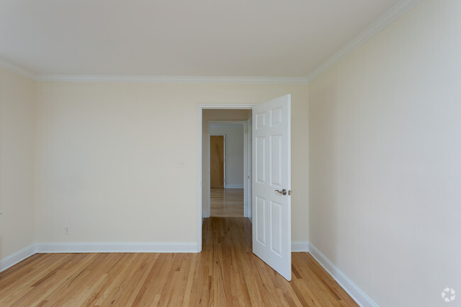 Bedroom - 55 North Mountain Avenue Apts