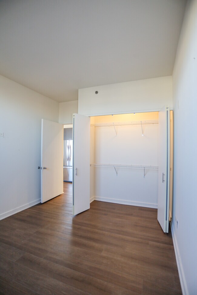 Building Photo - 901 W Huron St