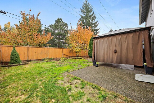 Building Photo - Spacious 4-Bedroom Olympia Home with A/C, ...