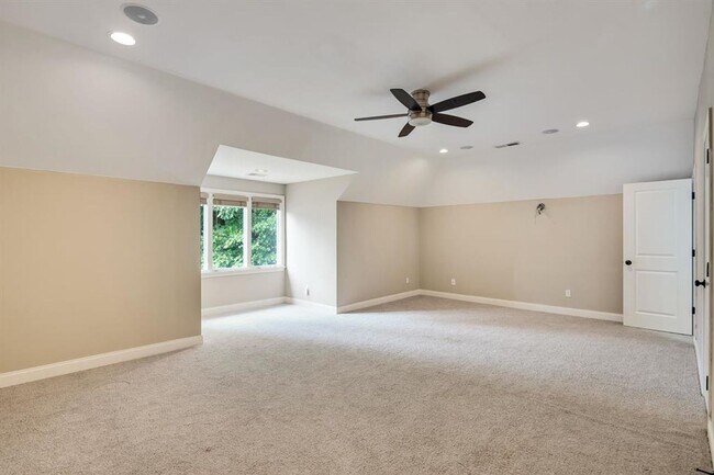 Building Photo - 6597 Heronswood Cove