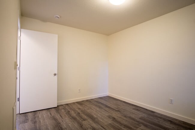 Building Photo - Garden Level 1 Bdr w/ Private Patio & $300 OFF!