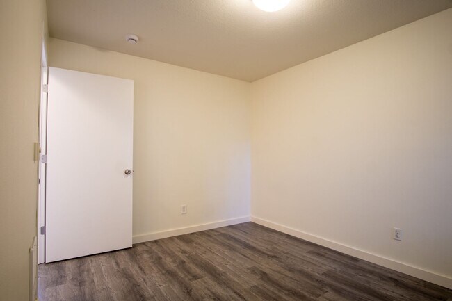 Building Photo - Garden Level 1 Bdr w/ Private Patio & $600 OFF!