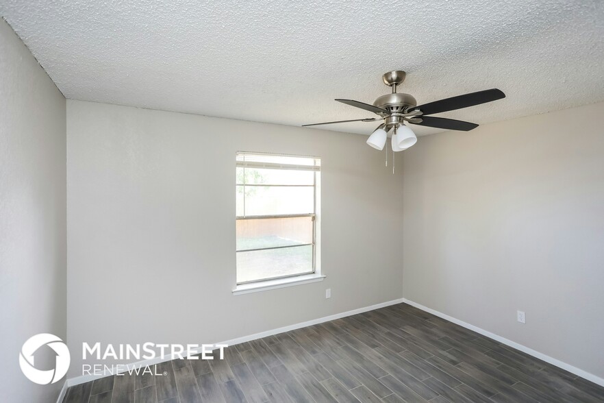 Building Photo - 6409 Stardust Dr S