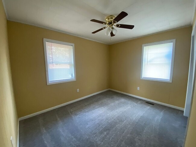 Building Photo - Nice 2bed/1bath home in Portia!!!
