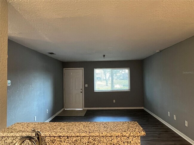 Building Photo - 10265 Gandy Blvd N