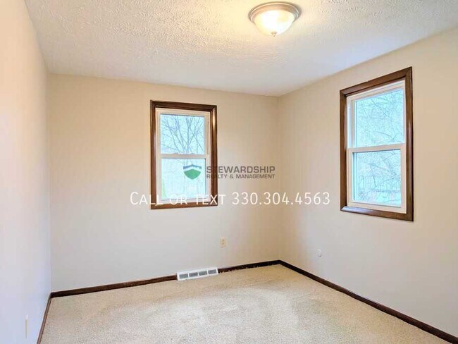 Building Photo - 1752 Bunyan Cir NW