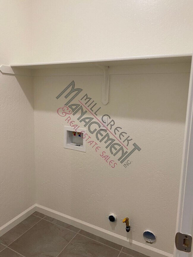 Building Photo - Beautiful home in Cameron Court community