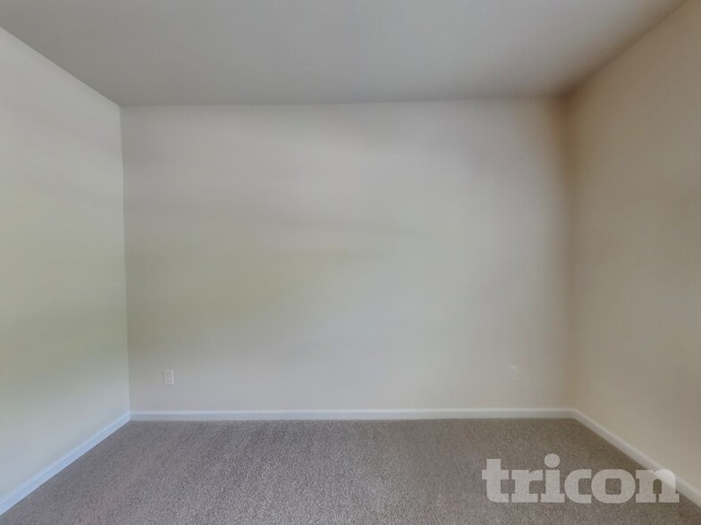 Building Photo - 307 Oliver Dr