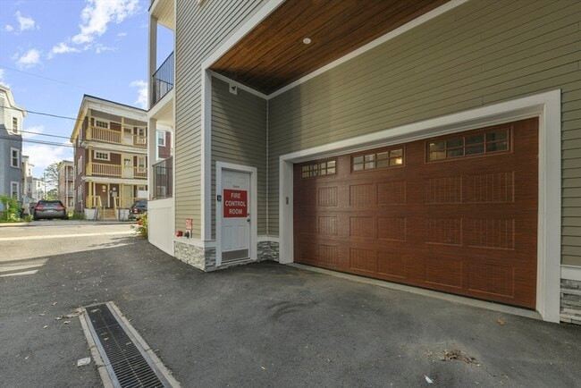 Building Photo - 18 Granfield Ave
