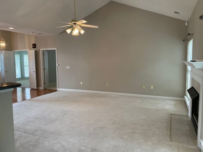 Building Photo - Three Bedroom Ranch Home With Deeded Boat ...