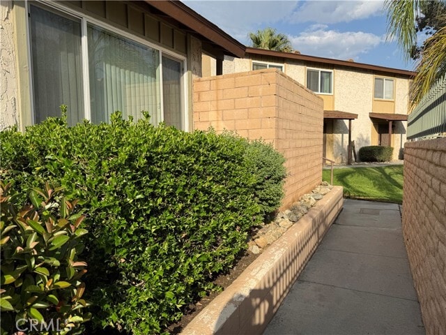 Building Photo - 1340 Vista Serena Ave
