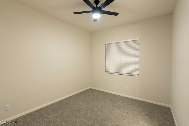 Building Photo - 11658 Hatchling Ave