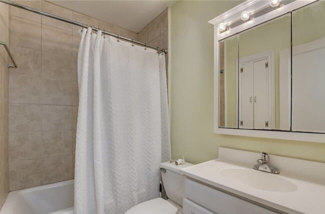 Building Photo - 69 Cedar Knoll