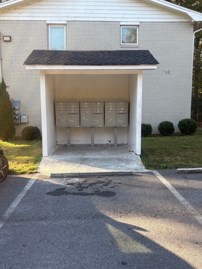 Building Photo - 166 Anderson Ave NW