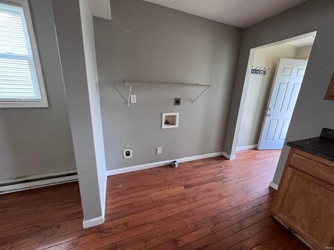 Building Photo - 2112 W 11th St