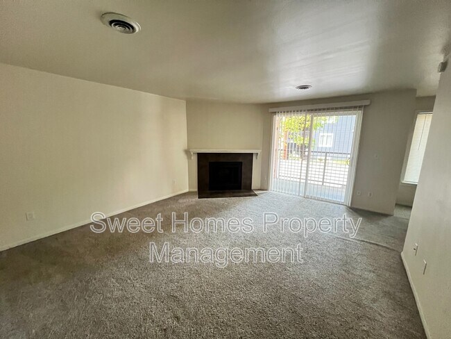 Building Photo - 12219 NE Bel Red Rd