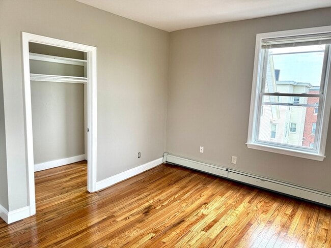 Building Photo - 56 Estes St