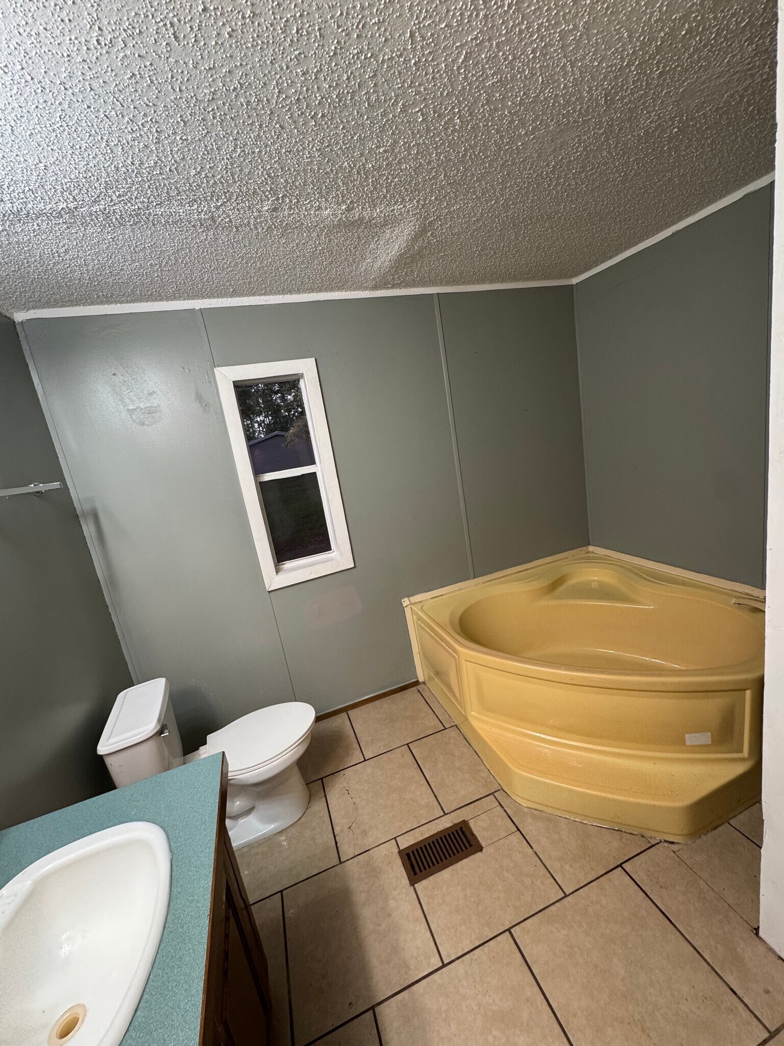 Building Photo - 286 Vestry Rd