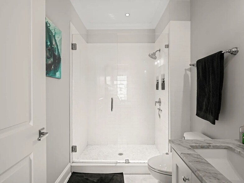 Building Photo - 605 Smedes Pl