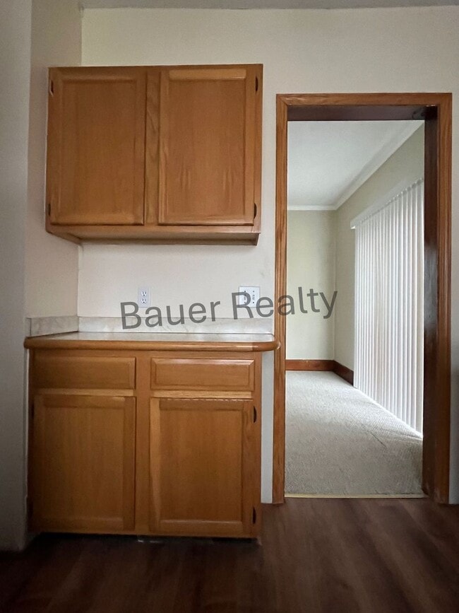 Building Photo - 3 Bedroom single family home