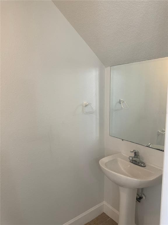 Building Photo - 2053 Green Oak Ct