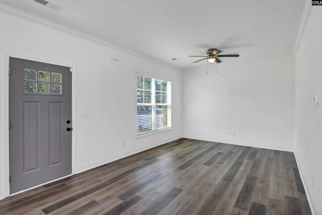 Building Photo - 2035 Rosewood Dr