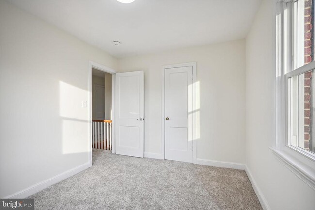 Building Photo - 2711 Elnora St