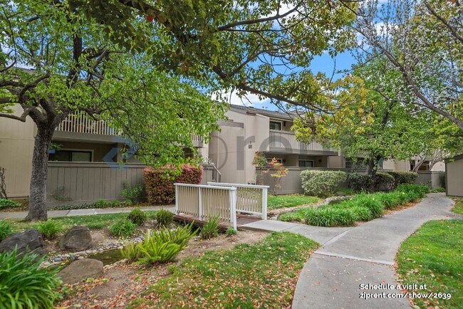 Building Photo - 49 Showers Dr