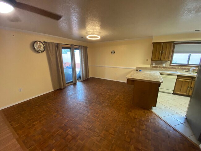 Building Photo - Beautiful 3 Bedroom Home in NE Albuquerque