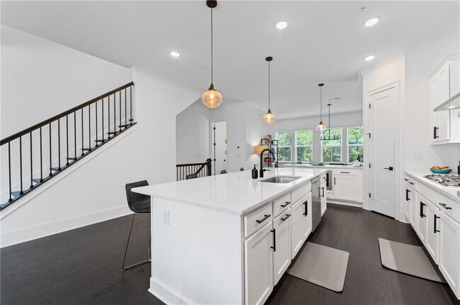 Building Photo - 518 Hargrove Ln