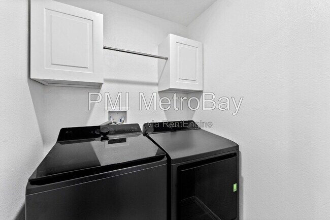 Building Photo - 5137 Benjamin Eric St