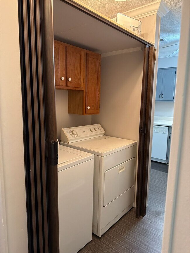 Building Photo - Top-Floor 3-Bedroom Condo with Beautiful Water Views – North Raleigh Near North Hills