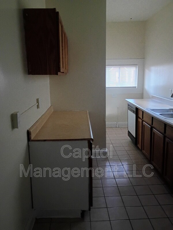 Building Photo - 917 Seymour Ave