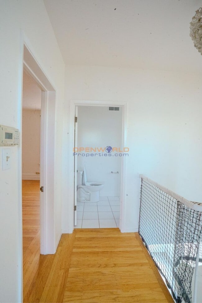 Building Photo - 107 Bridgeway