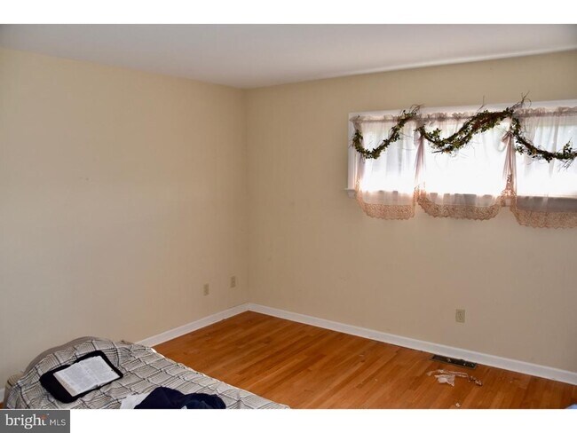 Building Photo - 911 Grings Hill Rd