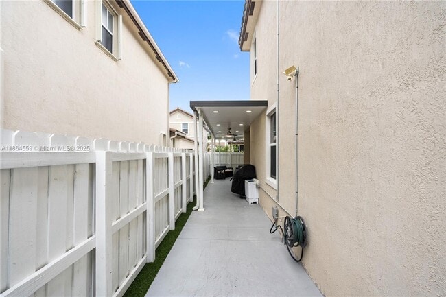 Building Photo - 24442 SW 117 Path