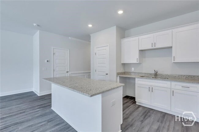 Building Photo - 524 Governor Treutlen Cir