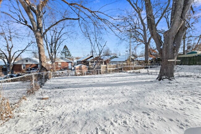 Building Photo - 8129 St Charles Ln