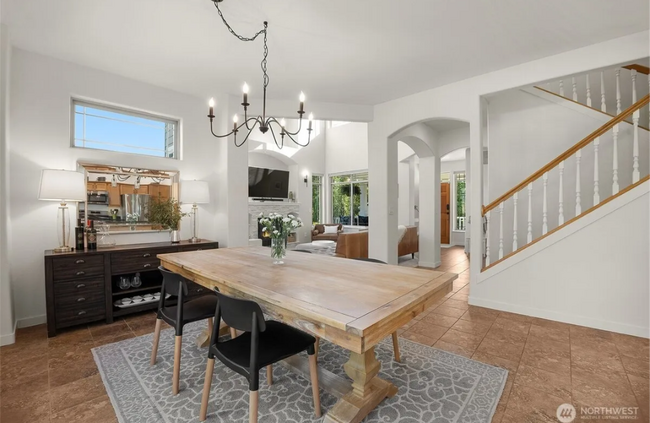 Building Photo - Spacious 4-Bedroom Gem with Fully Fenced Y...