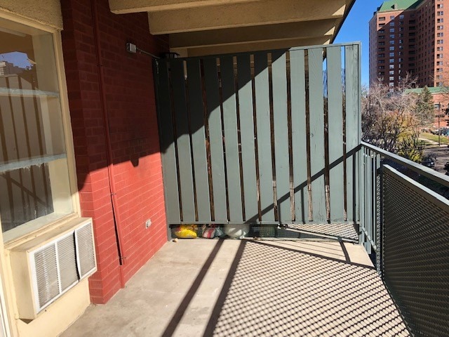 South facing balcony - 200 Pearl St