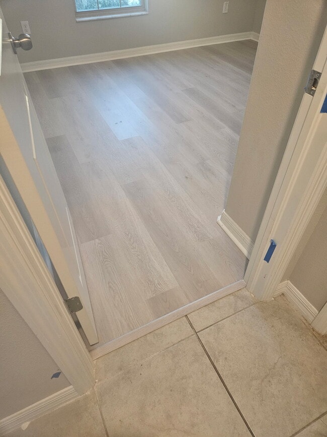 Building Photo - 10359 Scarlet Skimmer Dr