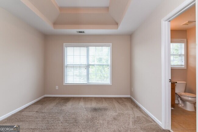 Building Photo - 917 Southfork Dr