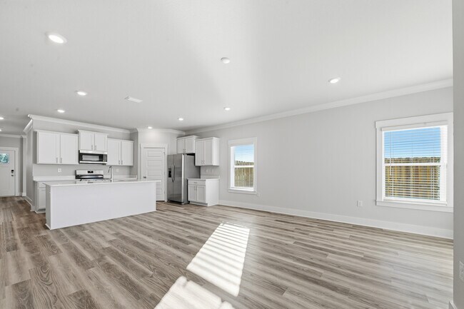 Building Photo - 1085 Hayward Lp