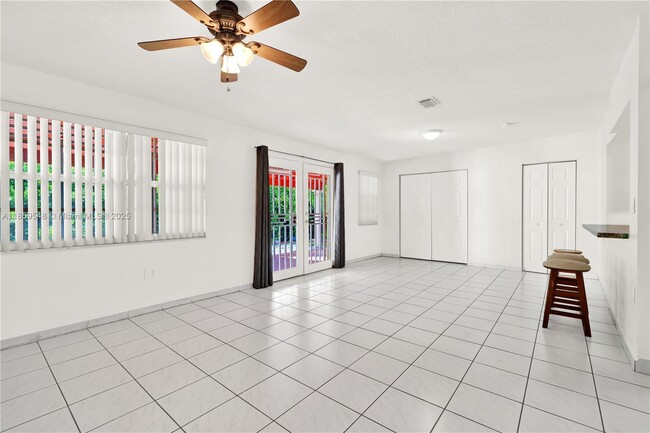 Building Photo - 7435 SW 34th St
