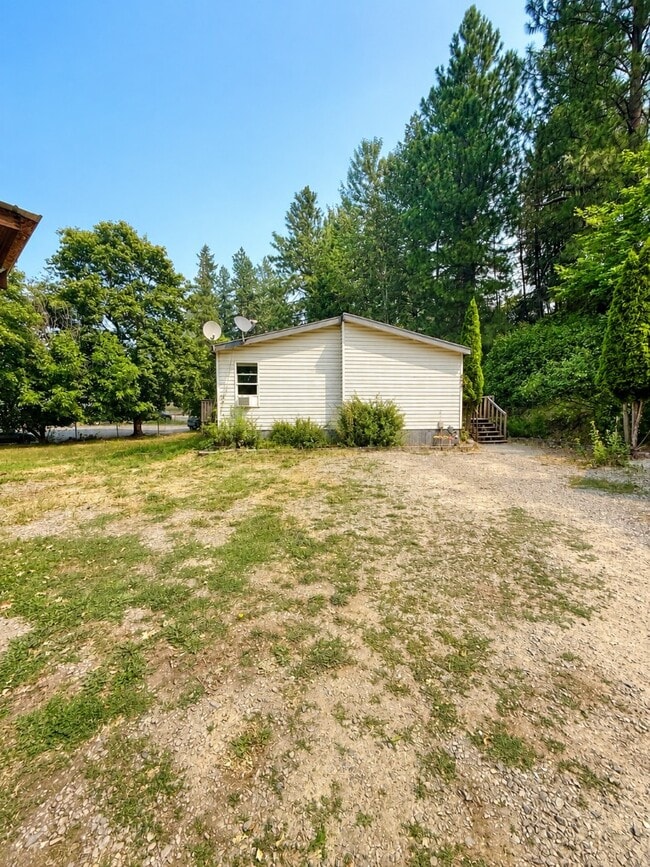 Building Photo - 6647 Alderson Ln